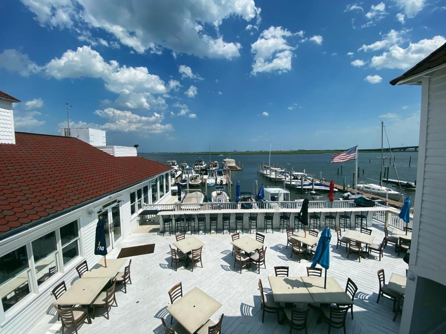 Tavern On The Bay Hotel - Frank Sinatra Suite ซอเมอร์สพอยต์ ภายนอก รูปภาพ