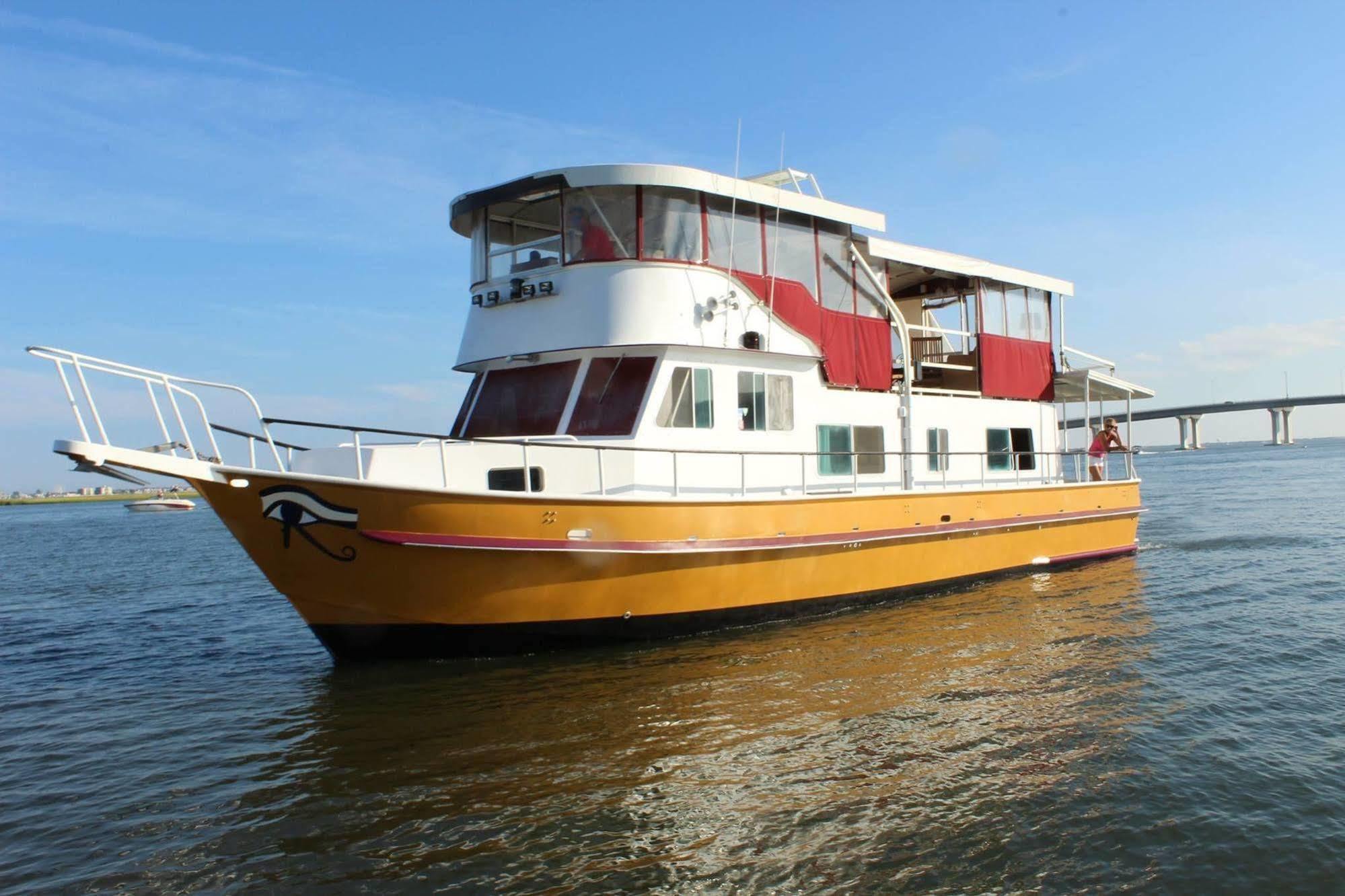 Tavern On The Bay Hotel - Frank Sinatra Suite ซอเมอร์สพอยต์ ภายนอก รูปภาพ
